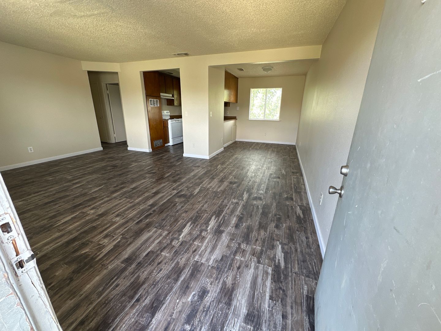 Coalinga Apartment: 141 Warthan St.