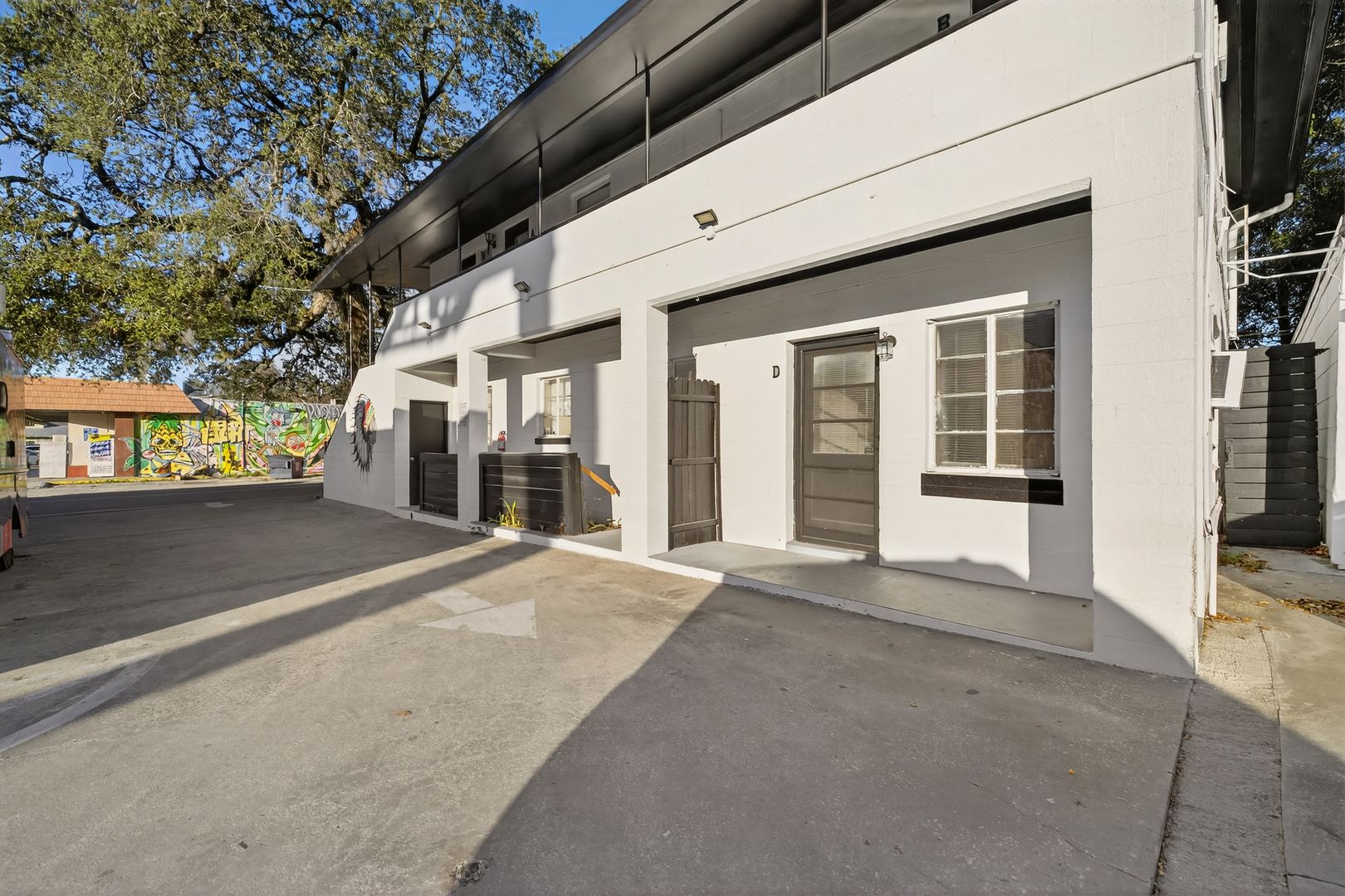 Tampa Apartment: 905 E Powhatan Ave