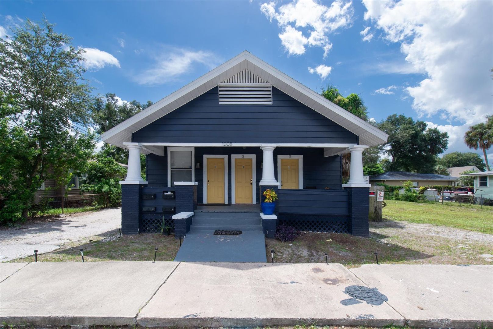Tampa Apartment: 1005 E Lake Ave