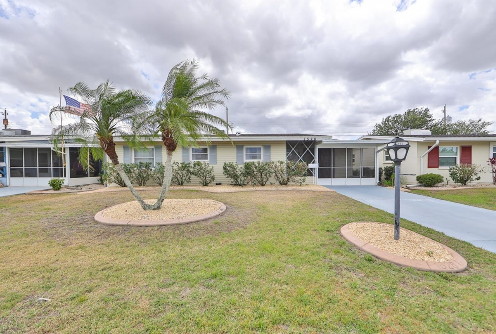 Sun City Center House: 1528 Chevy Chase Dr