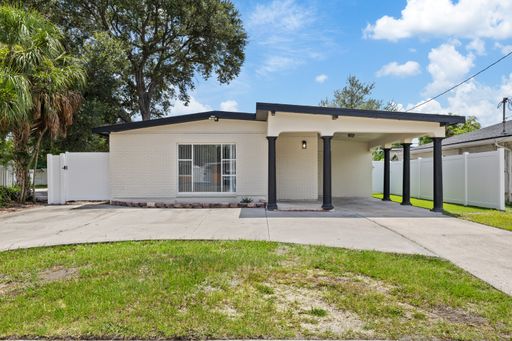 Cozy Single Family home available now! (UTILITIES INCLUDED) – photo 1