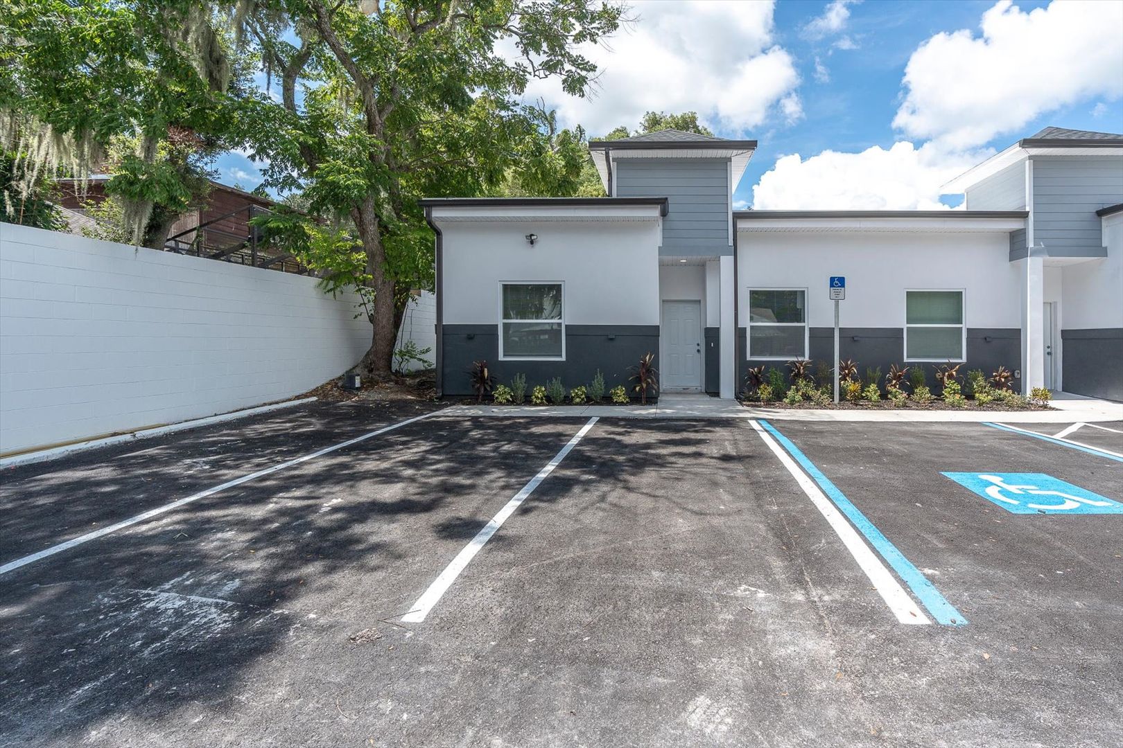 Bartow Apartment: 705 S Orange Ave