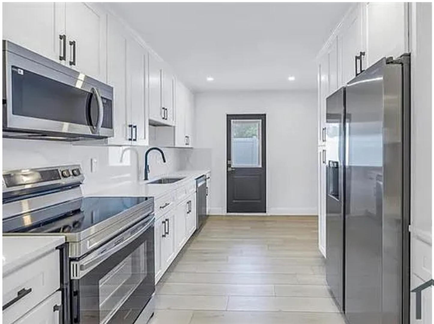 Tampa Apartment: 3009 W Binnicker Ave