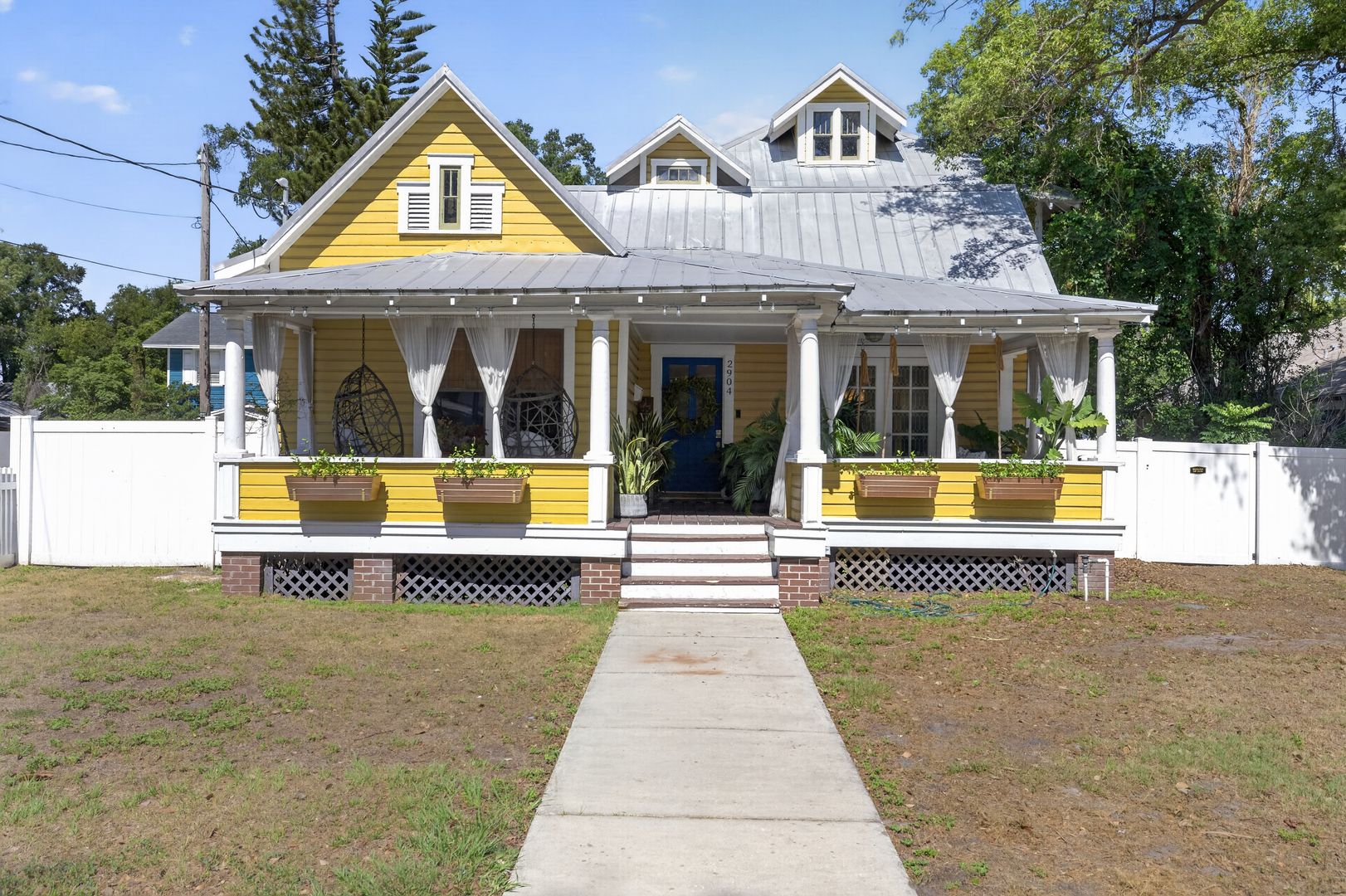 Tampa House: 2904 N Jefferson St
