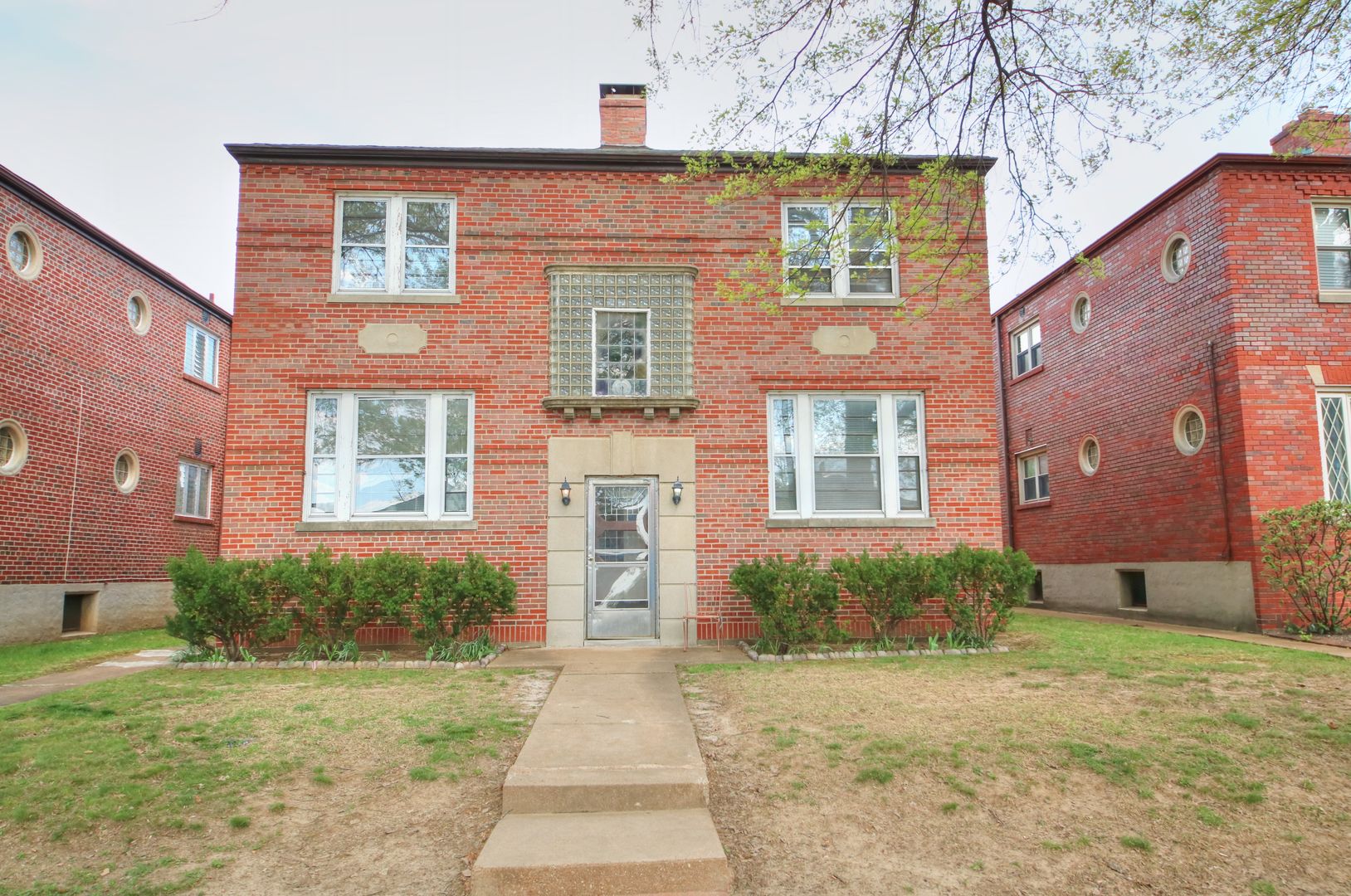 St. Louis Apartment: 5206 Jamieson Ave.