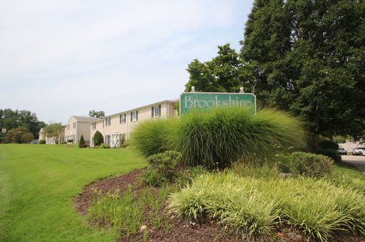 2 Bed/1.5 Bath House Available for Rent