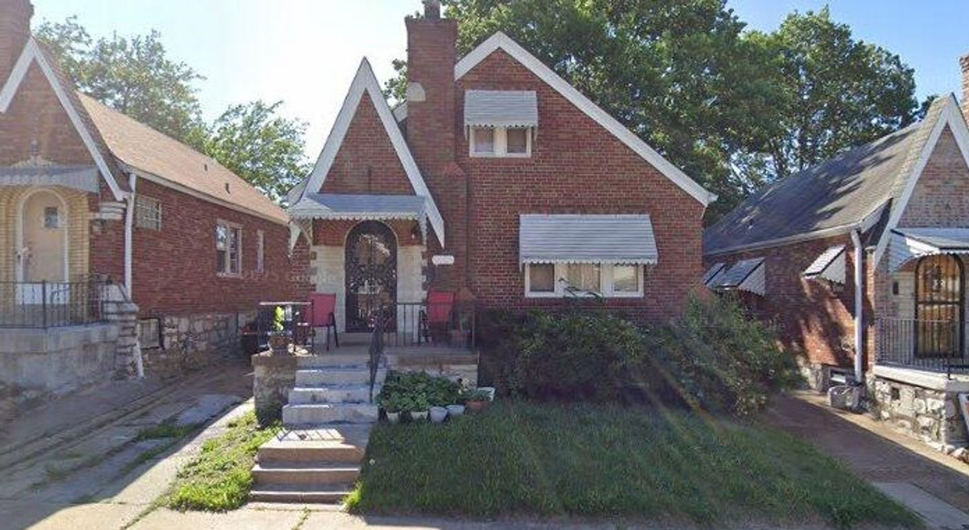 St. Louis House: 5954 Mimika Ave.