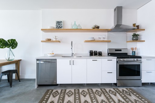 Beautiful 2 Bedroom + Den in Frogtown! – photo 1