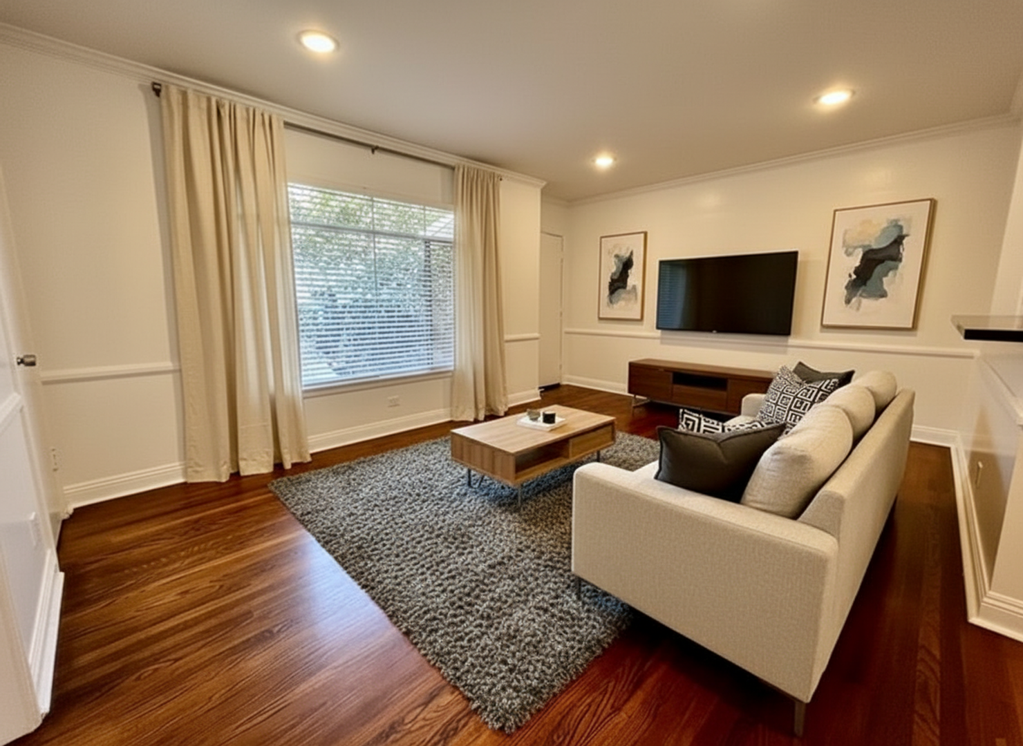 Los Angeles Apartment: 431 S. Berendo Street