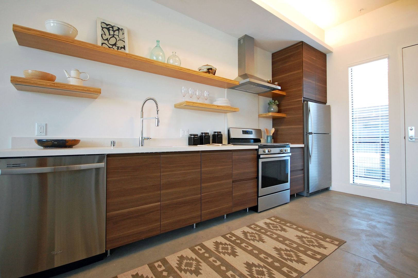 Los Angeles Apartment: 2980 Allesandro Street