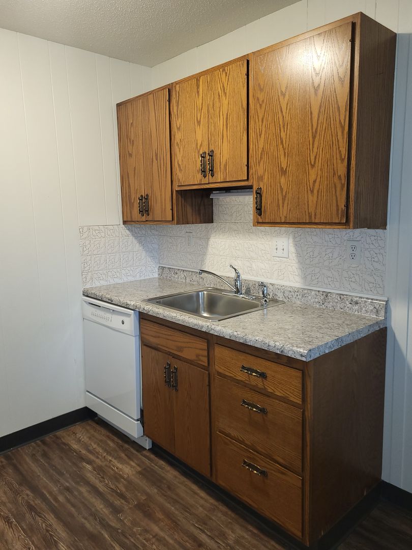 Fargo Apartment: 101 S University Dr