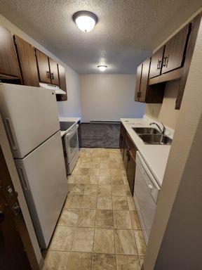 2 bedroom located in S. Fargo – photo 1