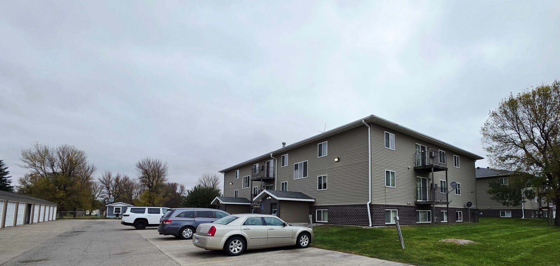 Dilworth Apartment: 609 1st Ave NW