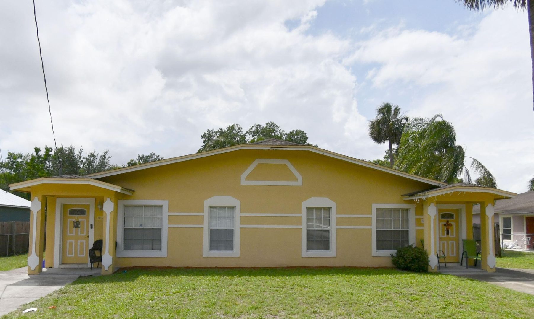 Sanford House: 1612 Peach Avenue