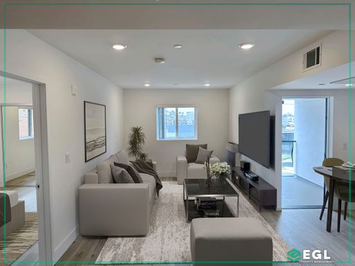 Koreatown. Modern and Bright 1 Bedroom / 1-Bath (upper in complex) Luxury Apartment! – photo 1