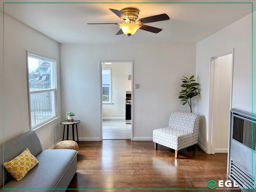 East Hollywood. Spacious 1 Bed, 1 Bath Apartment with Washer and Dryer in unit! *MOVE IN SPECIAL* – photo 1