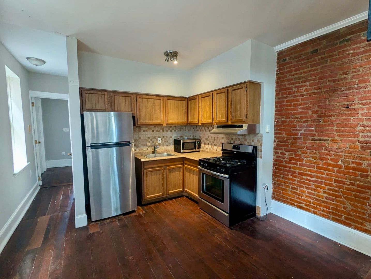 Philadelphia Apartment: 609 N. 11th St