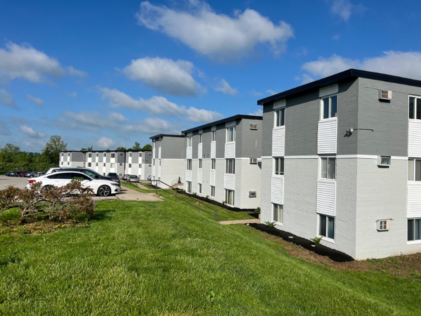 Lawrenceburg Apartment: 200 Bellaire Drive