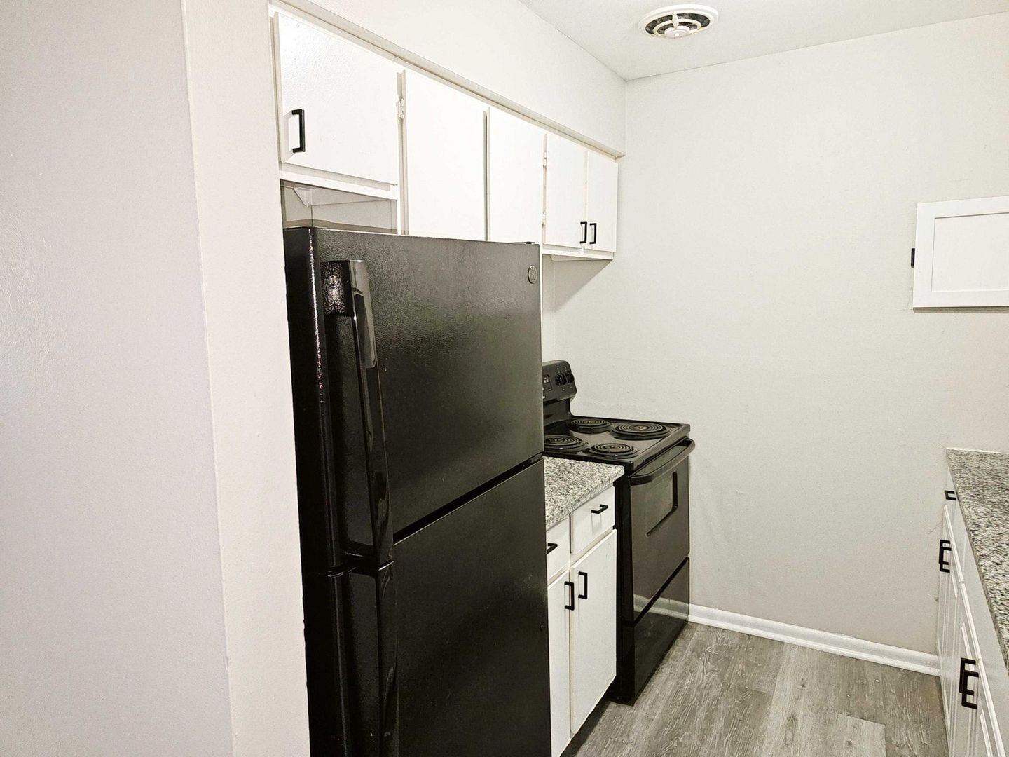 Lawrenceburg Apartment: 200 Bellaire Drive