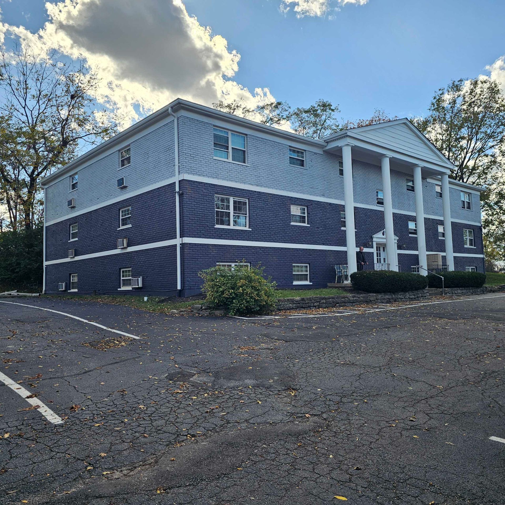 Milford Apartment: 5856 Highview Dr.