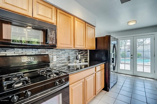 Listing photo thumbnail