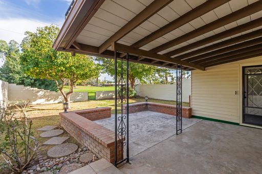 Listing photo thumbnail