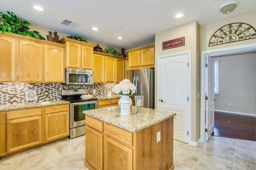 Listing photo thumbnail