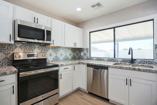 Listing photo thumbnail