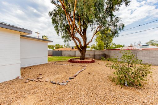 Listing photo thumbnail