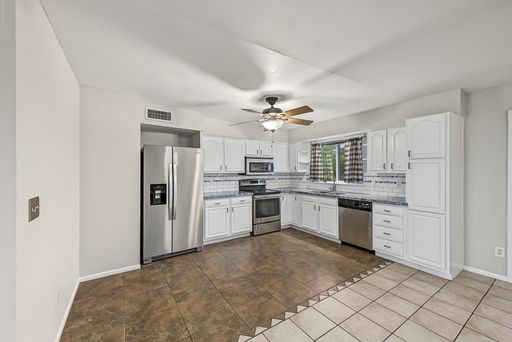Listing photo thumbnail