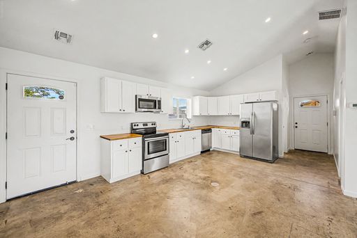 Listing photo thumbnail