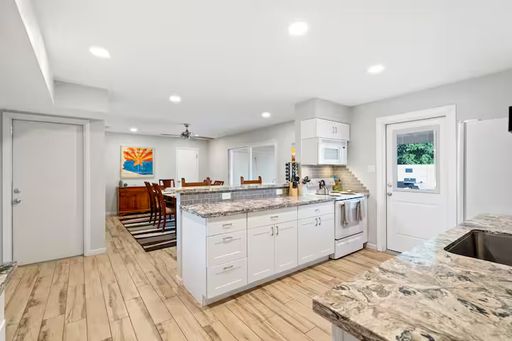 Listing photo thumbnail