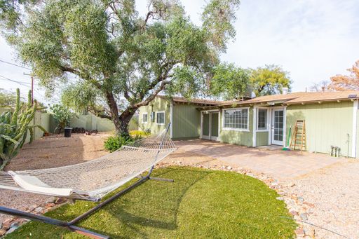 Listing photo thumbnail