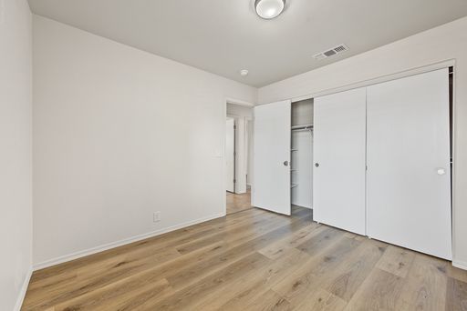 Listing photo thumbnail