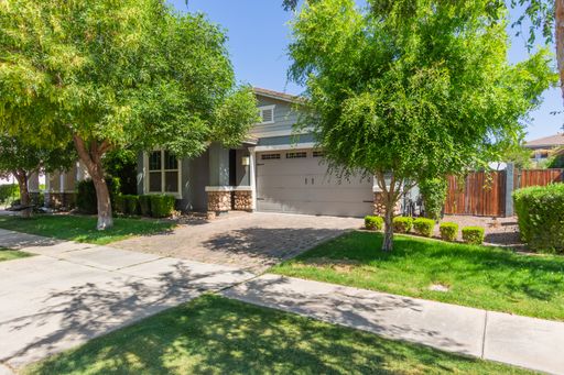 Listing photo thumbnail