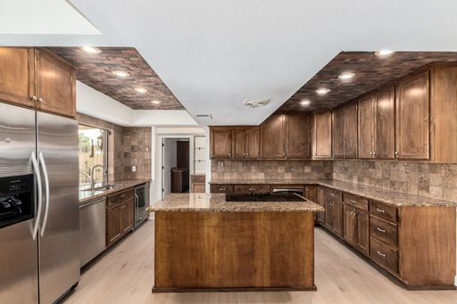 Listing photo thumbnail