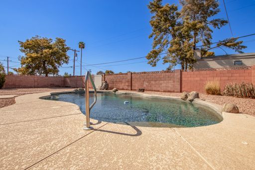 Listing photo thumbnail