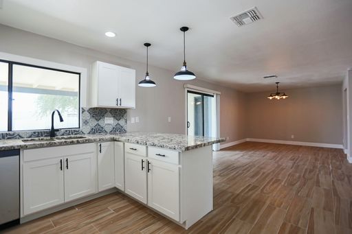 Listing photo thumbnail