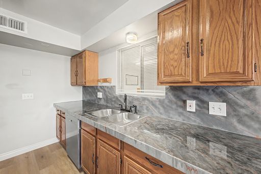 Listing photo thumbnail