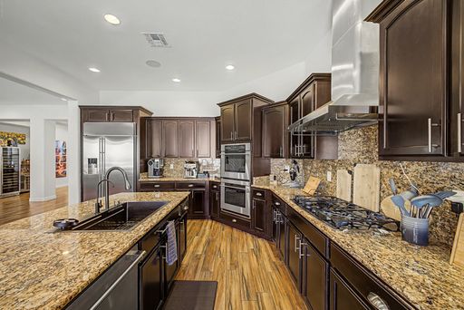 Listing photo thumbnail