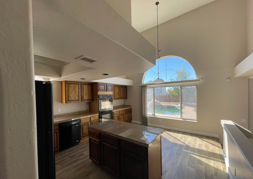 Listing photo thumbnail