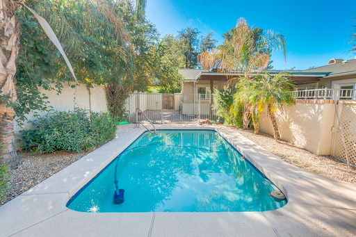 Listing photo thumbnail