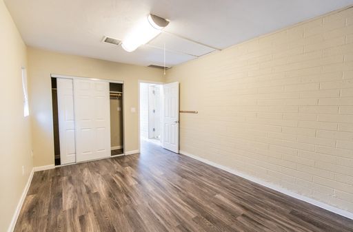 Listing photo thumbnail