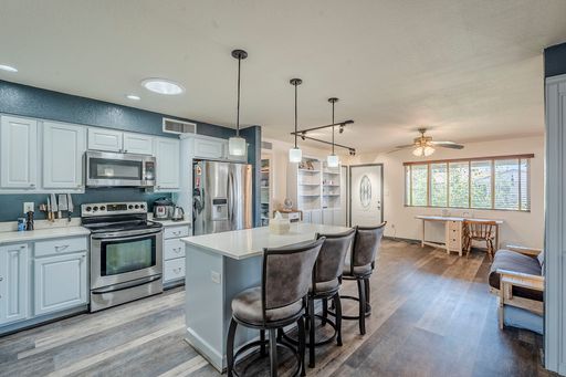 Listing photo thumbnail