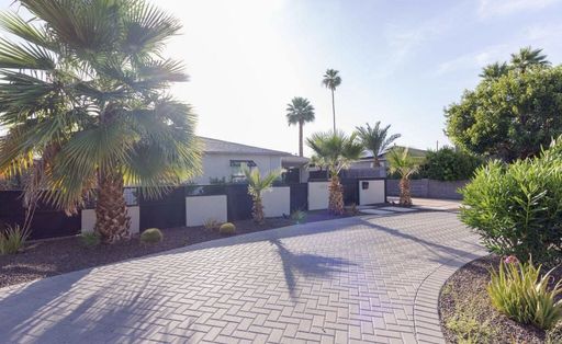 Listing photo thumbnail