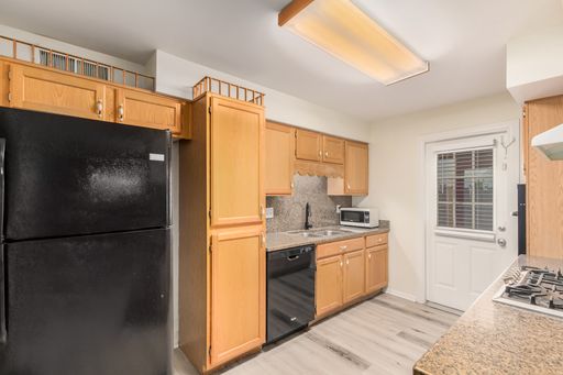 Listing photo thumbnail