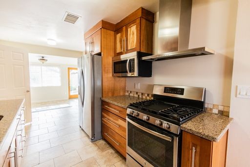 Listing photo thumbnail