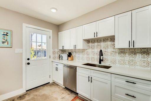 Listing photo thumbnail