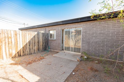 Listing photo thumbnail