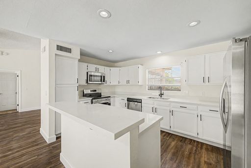 Listing photo thumbnail